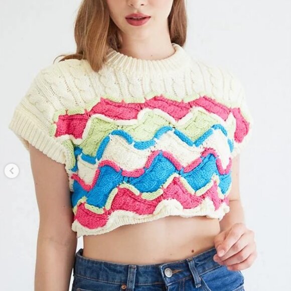 Nisan cropped sleeveless sweater vest top - Picture 6 of 6